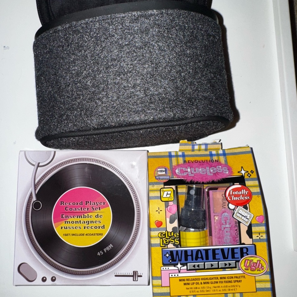 Makeup Revolution: Clueless Whatever Makeup Set, Record Player Coasters and Bag